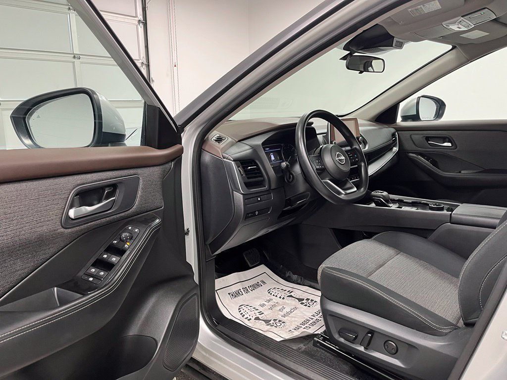 Used 2023 Nissan Rogue SV AWD/4WD image 20