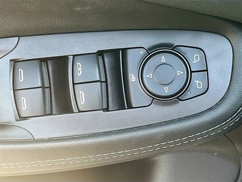Used 2023 Buick Encore GX Select w/ Safety Package II image 17