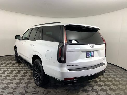 Used 2024 Cadillac Escalade Sport Platinum w/ LPO, ONYX Package AWD/4WD image 9