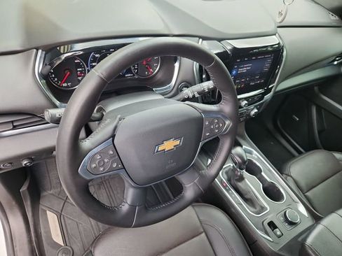 Used 2022 Chevrolet Traverse High Country FWD image 10