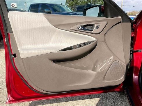 Used 2017 Chevrolet Malibu LT w/ Driver Confidence Package image 17