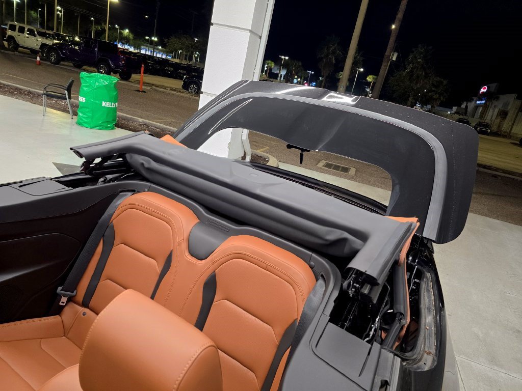 Used 2018 Chevrolet Camaro LT RWD image 17