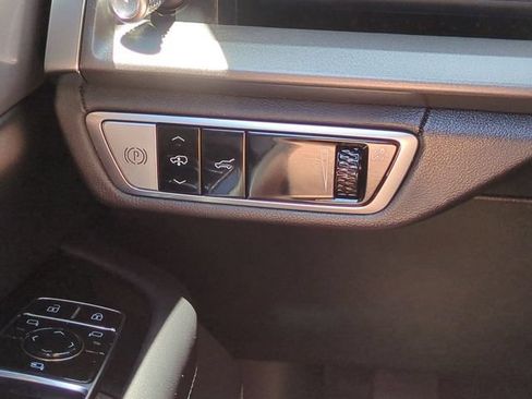 Used 2026 Cadillac Vistiq Platinum w/ LPO, Floor Liner Package AWD/4WD image 17