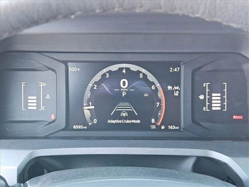 Used 2025 Toyota Tacoma SR5 AWD/4WD image 15