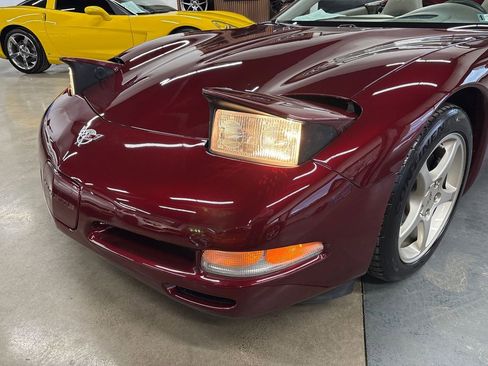 Used 2003 Chevrolet Corvette Convertible w/ Preferred Equipment Group1 image 29