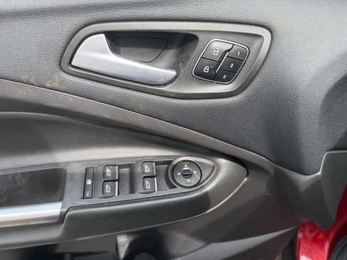 Used 2018 Ford Escape Titanium AWD/4WD image 24