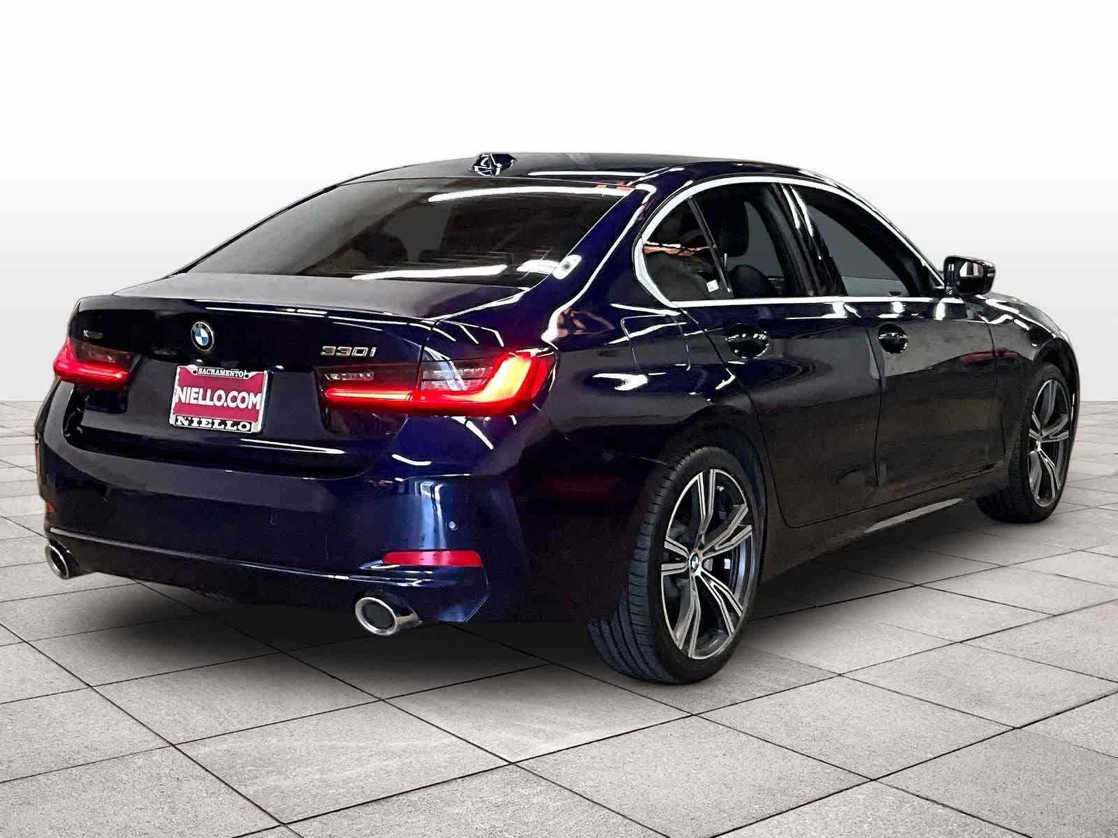 Used 2024 BMW 330i xDrive Sedan w/ Premium Package AWD/4WD image 16