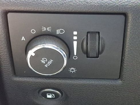Used 2019 Jeep Grand Cherokee Overland AWD/4WD image 27