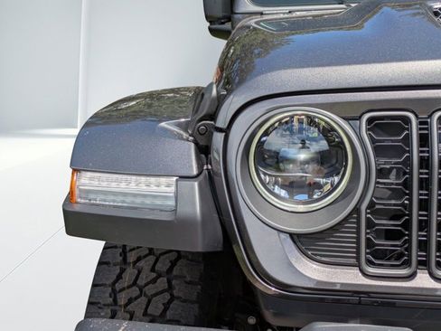 New 2025 Jeep Gladiator Mojave w/ Convenience Group image 8