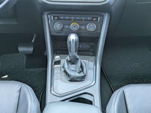 Used 2019 Volkswagen Tiguan SE FWD image 25
