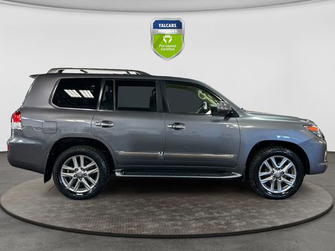 Used 2013 Lexus LX 570 4WD w/ Luxury Pkg image 2