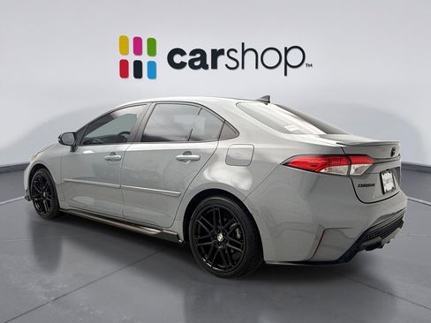 Used 2022 Toyota Corolla SE image 3