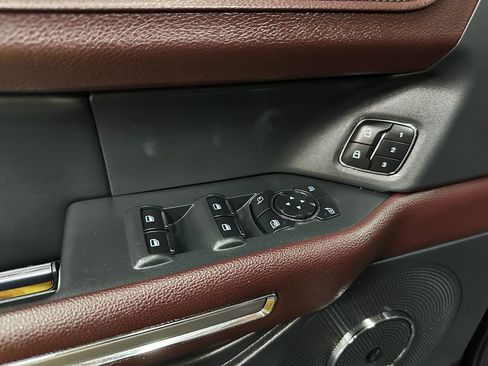 Used 2023 Ford Expedition Limited AWD/4WD image 17