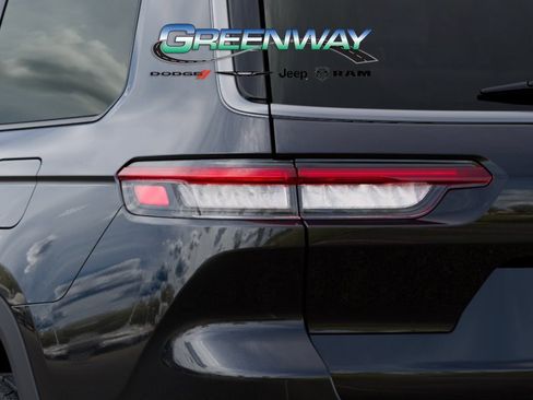 New 2026 Jeep Grand Cherokee L Limited w/ Limited Altitude Package RWD image 9
