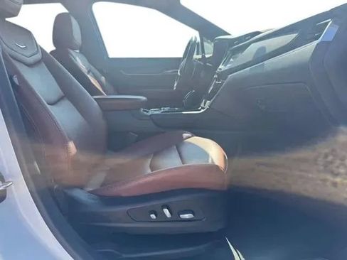 Used 2023 Cadillac XT5 Sportv w/ Technology Package AWD/4WD image 14
