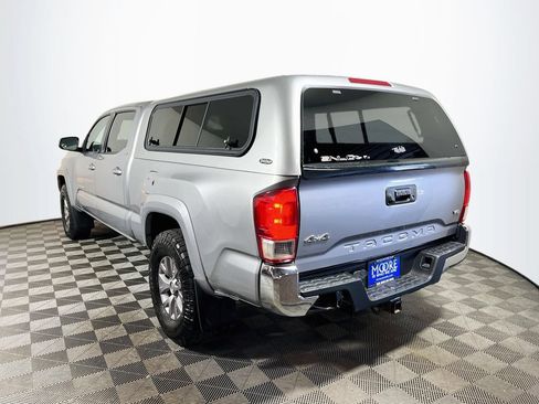 Used 2016 Toyota Tacoma SR5 w/ SR5 Appearance Package (SN) AWD/4WD image 5