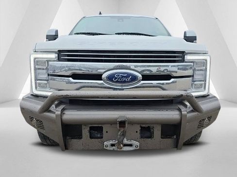 Used 2019 Ford F250 Lariat w/ Lariat Ultimate Package image 2