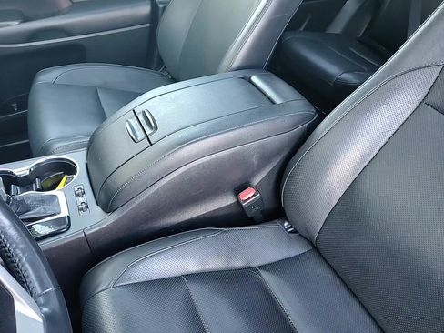 Used 2019 Toyota Highlander Limited image 19