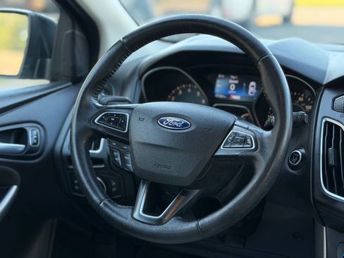 Used 2016 Ford Focus Titanium FWD image 20