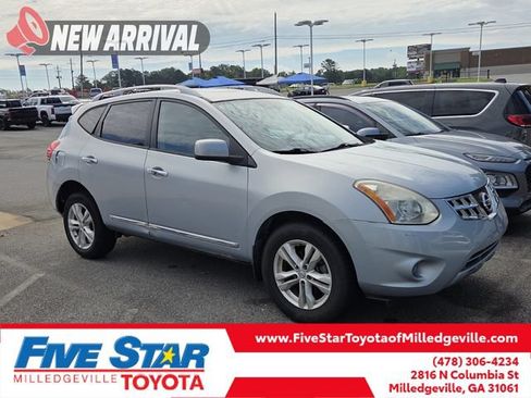 Used 2013 Nissan Rogue SV w/ Premium Pkg FWD image 1