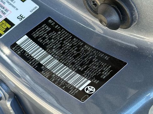 Used 2024 Toyota Corolla LE FWD image 33