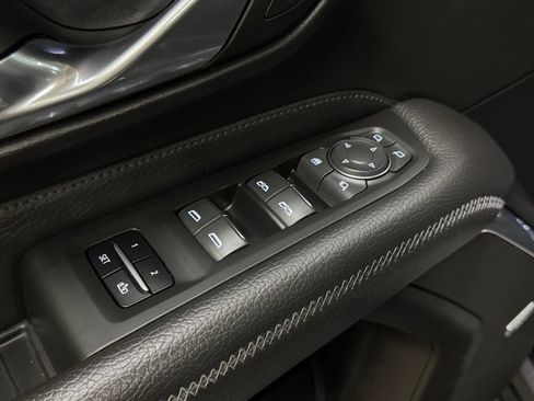 Used 2022 GMC Yukon Denali AWD/4WD image 14