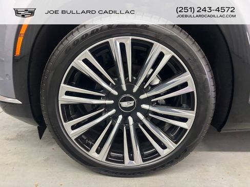 New 2026 Cadillac Vistiq Premium Luxury w/ LPO, Floor Liner Package image 16