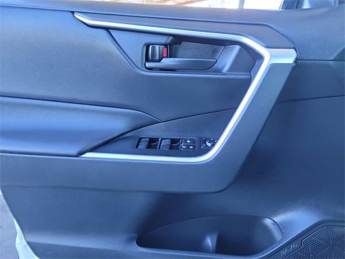 Used 2019 Toyota RAV4 LE image 19