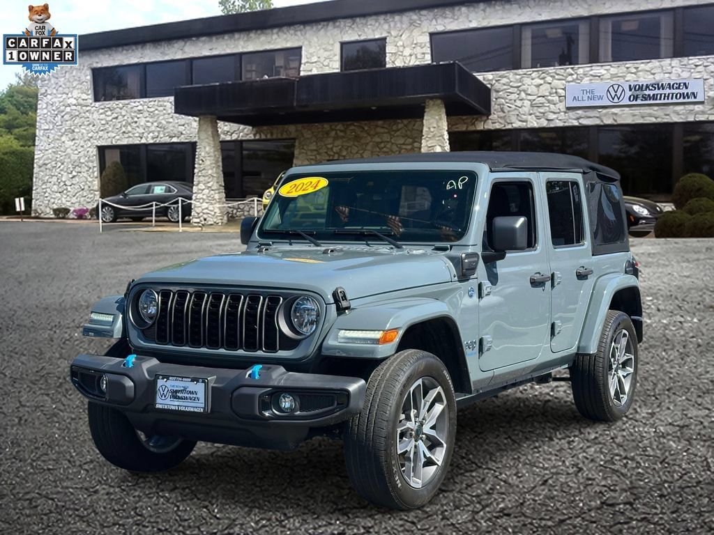 Used 2024 Jeep Wrangler Unlimited w/ Convenience Group AWD/4WD image 2