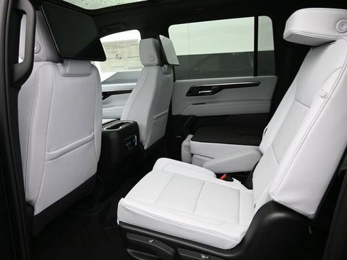 New 2026 Chevrolet Suburban Premier image 18