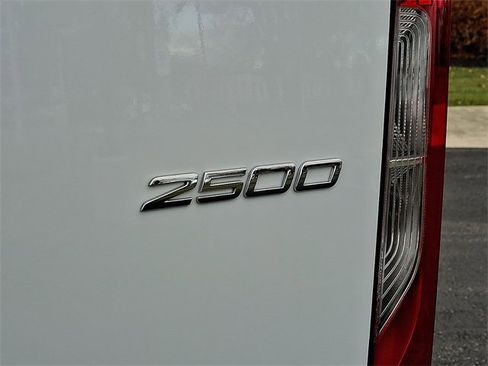 Used 2025 Mercedes-Benz Sprinter 2500 image 30