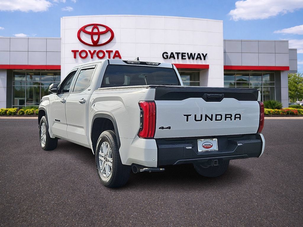 Used 2022 Toyota Tundra SR5 w/ SR5 Premium Package AWD/4WD image 6