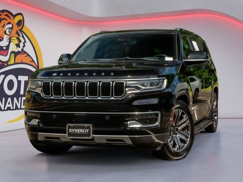 Used 2022 Jeep Wagoneer Series III AWD/4WD image 1