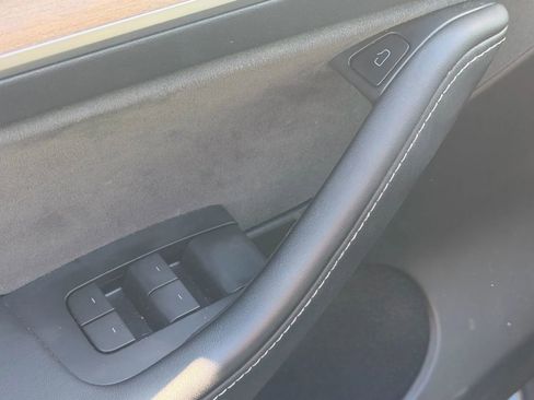 Used 2023 Tesla Model Y Long Range image 13