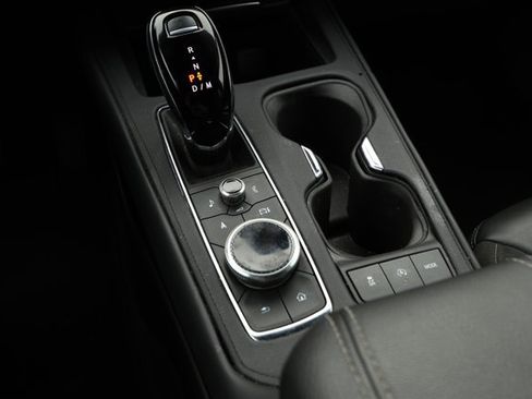 Used 2024 Cadillac XT4 Premium Luxury image 18