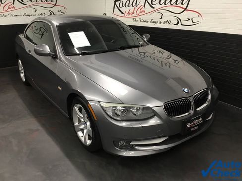Used 2011 BMW 335i Convertible image 13