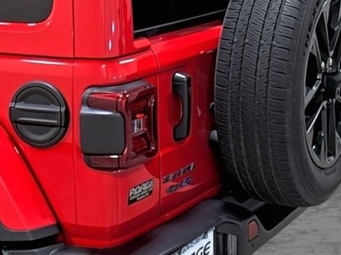 Used 2025 Jeep Wrangler Sahara w/ Safety Group AWD/4WD image 10