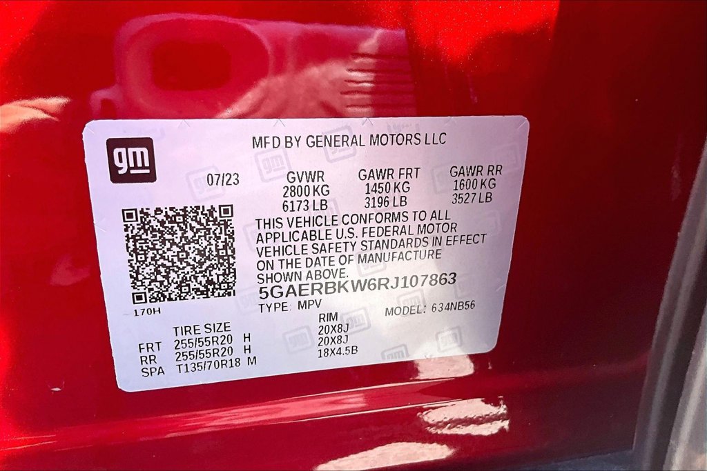 Used 2024 Buick Enclave Essence w/ Sport Touring Edition FWD image 3
