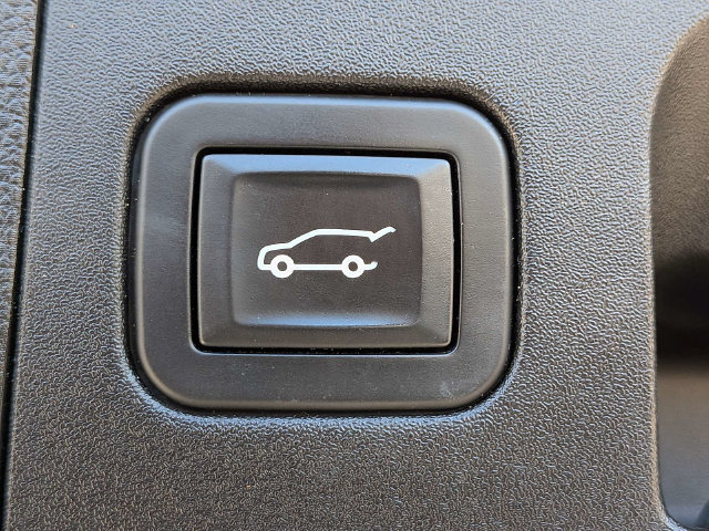Used 2019 Cadillac XT4 Premium Luxury w/ Cold Weather Package FWD image 15
