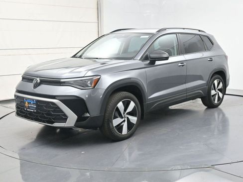 Used 2025 Volkswagen Taos S AWD/4WD image 1