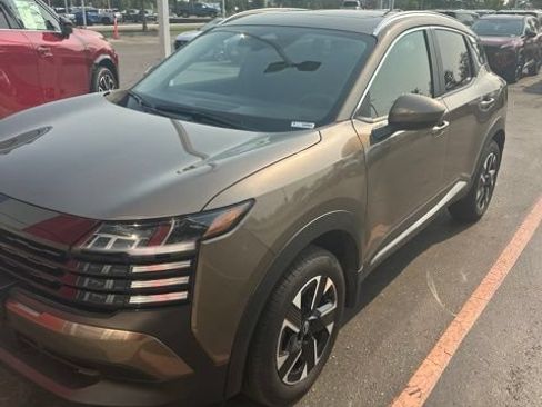 Used 2025 Nissan Kicks SV w/ SV Premium Package AWD/4WD image 2