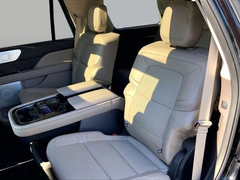Used 2024 Lincoln Navigator Reserve AWD/4WD image 21