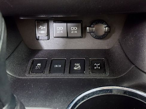 Certified 2019 Toyota Highlander LE w/ Protection Package #3 AWD/4WD image 18