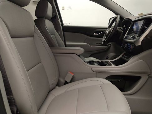 Used 2023 GMC Acadia SLT w/ Technology Package AWD/4WD image 21
