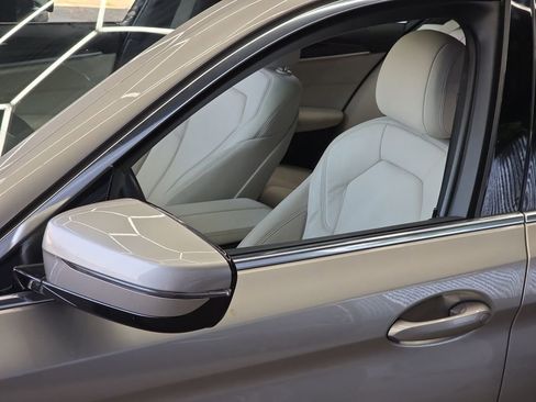 Used 2019 BMW 530i w/ Convenience Package RWD image 39