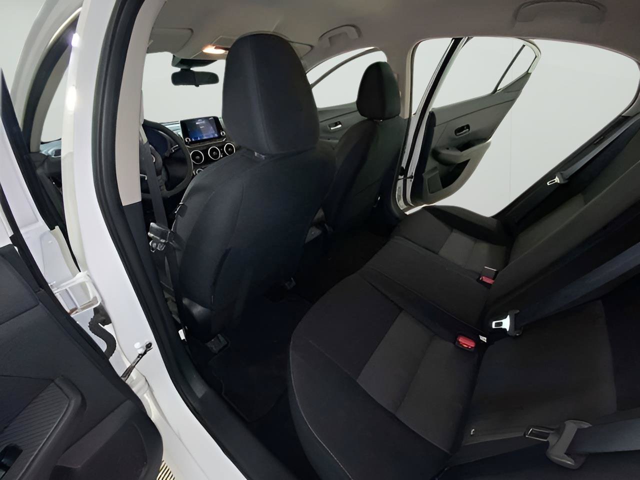 Used 2024 Nissan Sentra SV FWD image 33