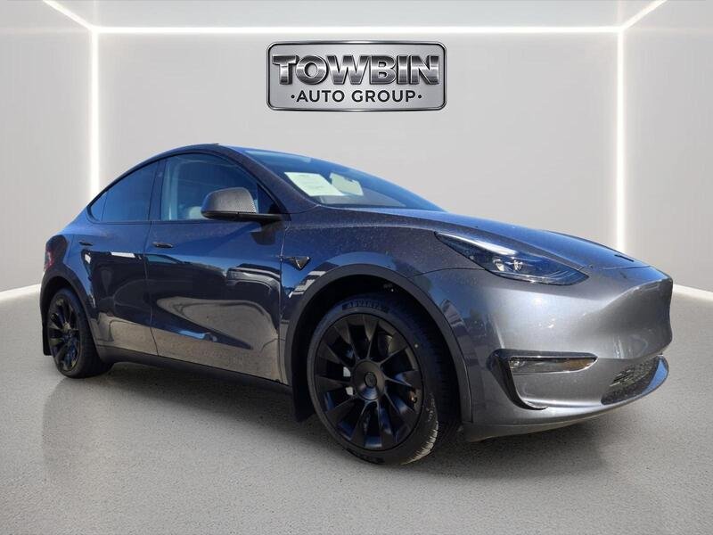 Used 2023 Tesla Model Y Long Range AWD/4WD image 2