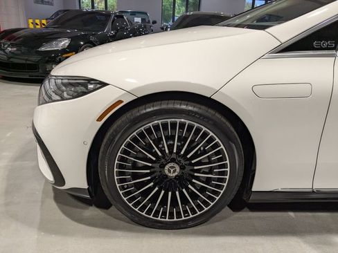 Used 2023 Mercedes-Benz EQS 580 4MATIC Sedan image 4