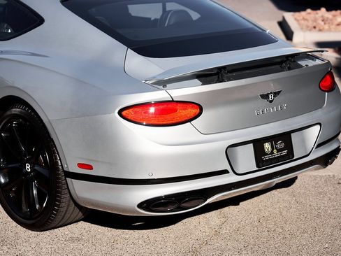 Used 2024 Bentley Continental GT image 11