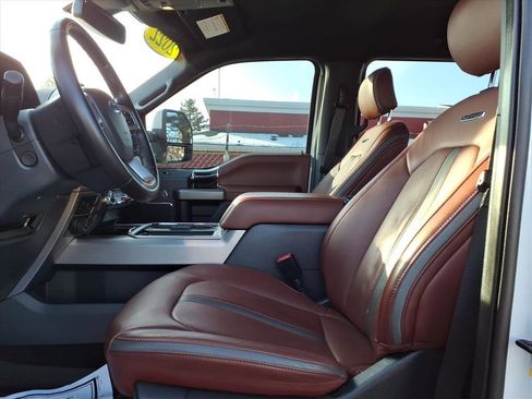 Certified 2022 Ford F250 Platinum image 15
